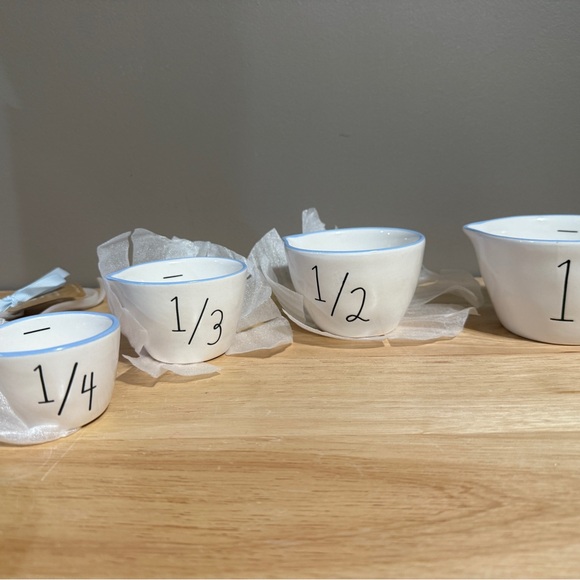 Rae Dunn Disney Princess Cinderella Measuring Cups Artisan Collection Ceramic - Picture 6 of 6